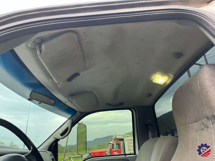 2006-ford-f750-image-46