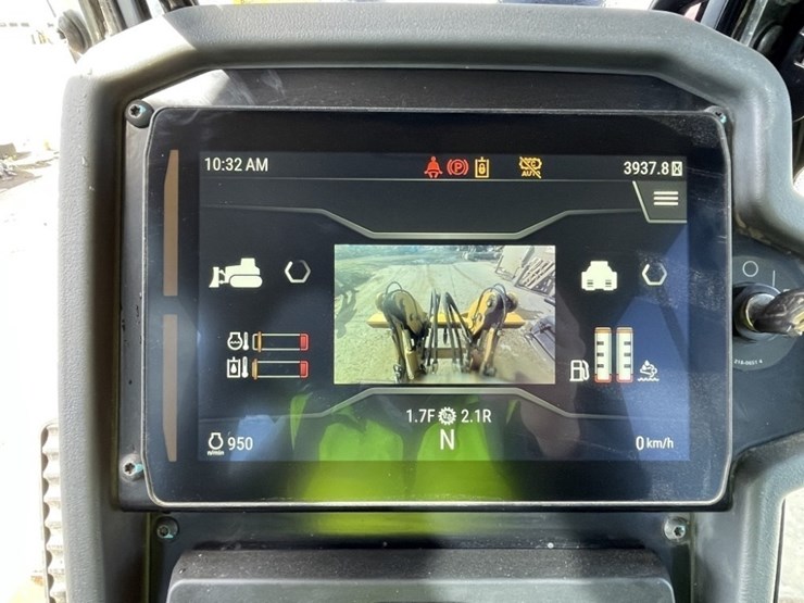 2021-caterpillar-d2-image-35