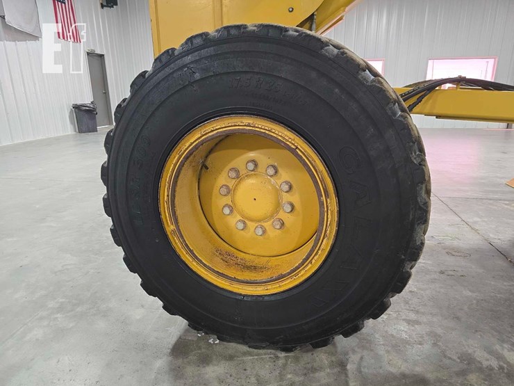 2011-caterpillar-140m2-image-25