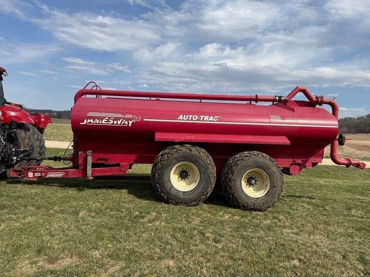 jamesway-auto-trac-5600-gallon-manure-tanker-image-3