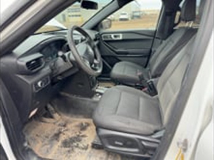 2020-ford-explorer-police-interceptor-image-15