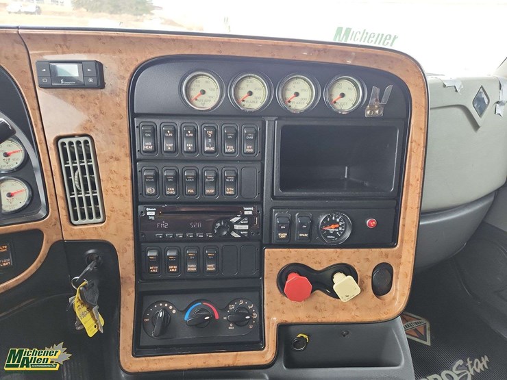 2014-international-prostar-image-12
