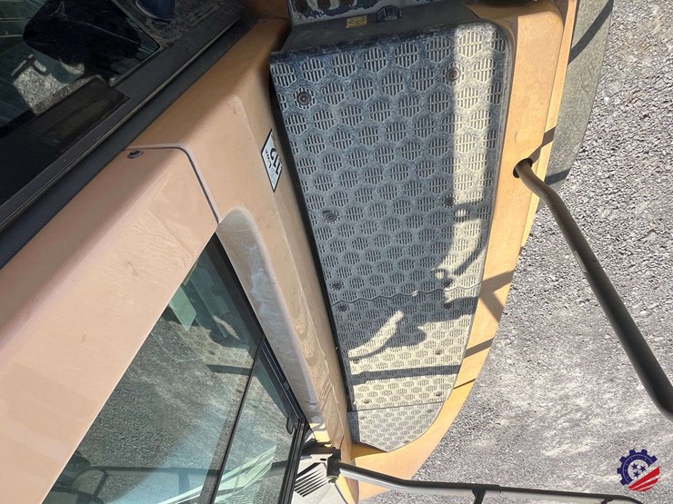 2012-volvo-a40f-image-50