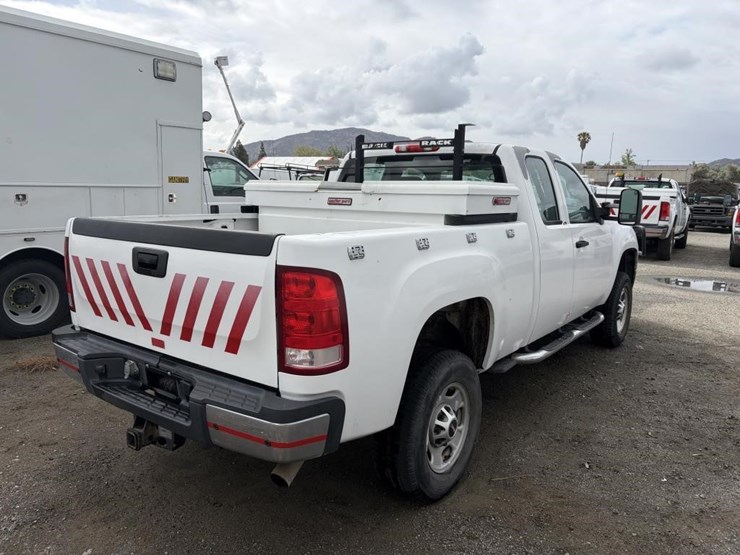 2012-gmc-sierra-2500-image-3