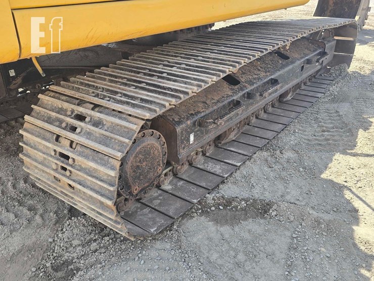 2019-caterpillar-320-image-37