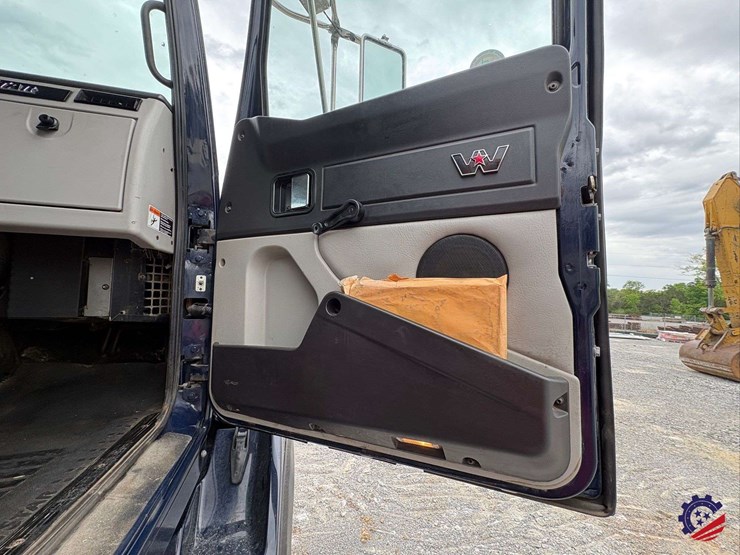 2019-western-star-4700-image-74