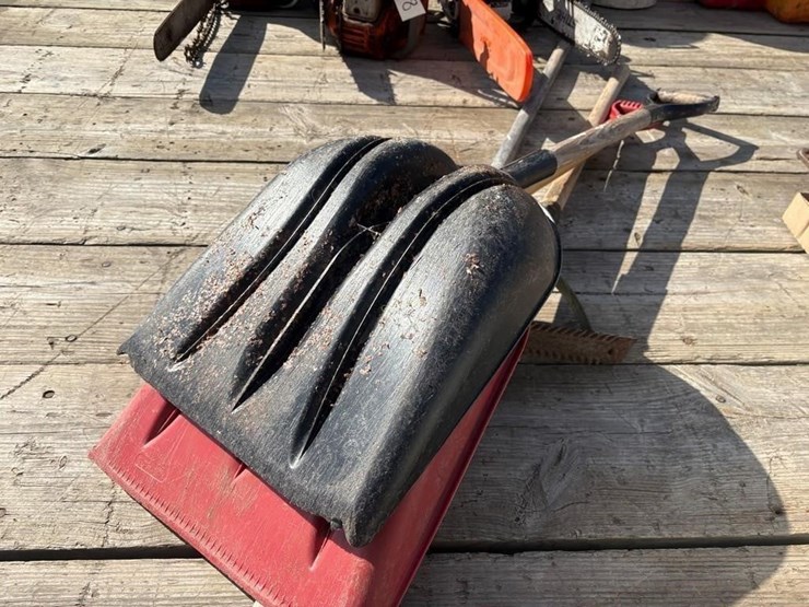 shovels,-weed-wacker-etc-image-5