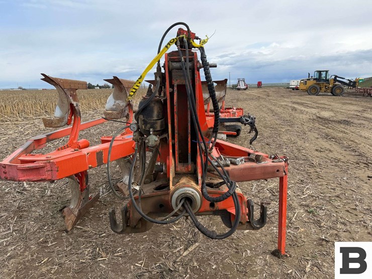 kuhn-multi-master-100dl-6-bottom-plow-image-8