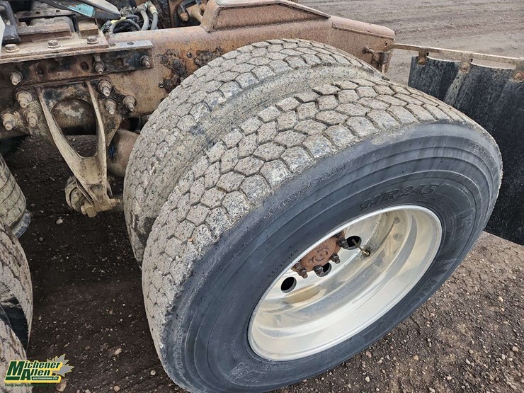 2014-international-prostar-image-30