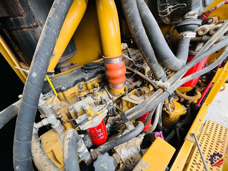 2010-caterpillar-120m-image-115