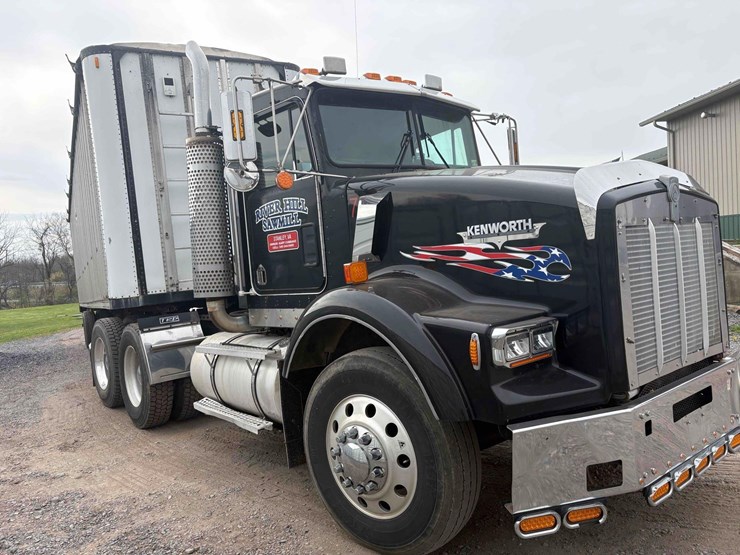 1985-kenworth-w900-image-2