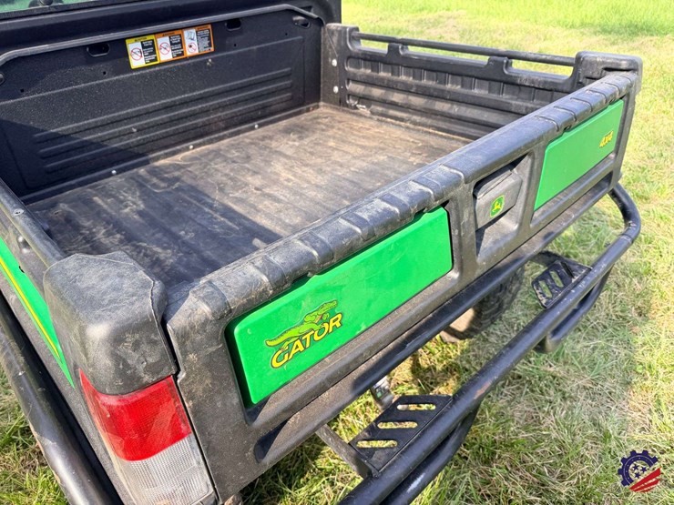 2024-john-deere-gator-xuv-835r-image-23