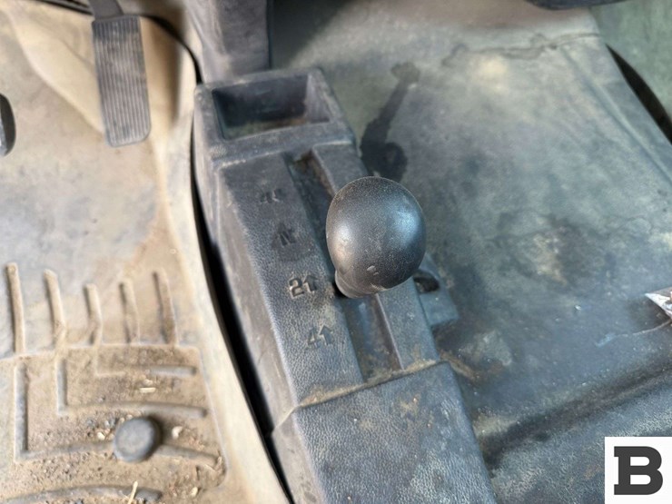 2017-chevrolet-silverado-2500-image-24