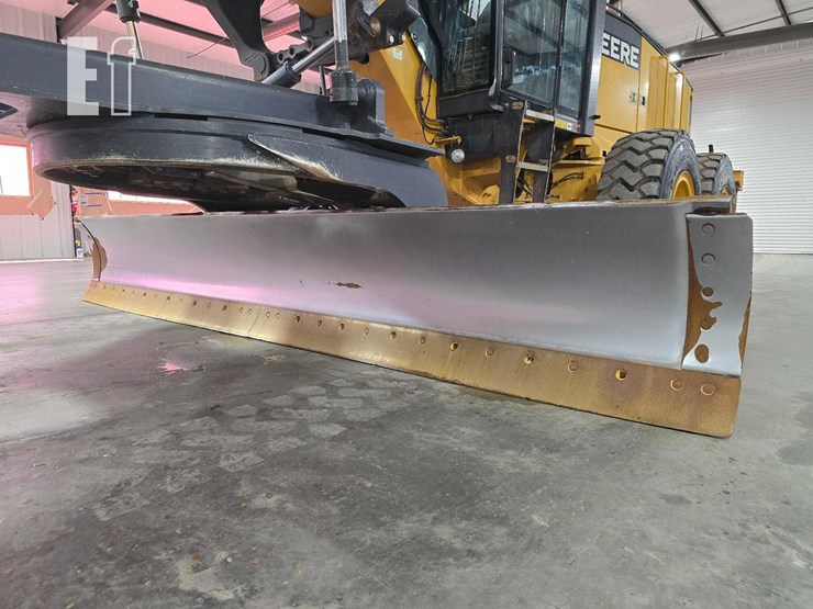 2012-deere-772g-image-9