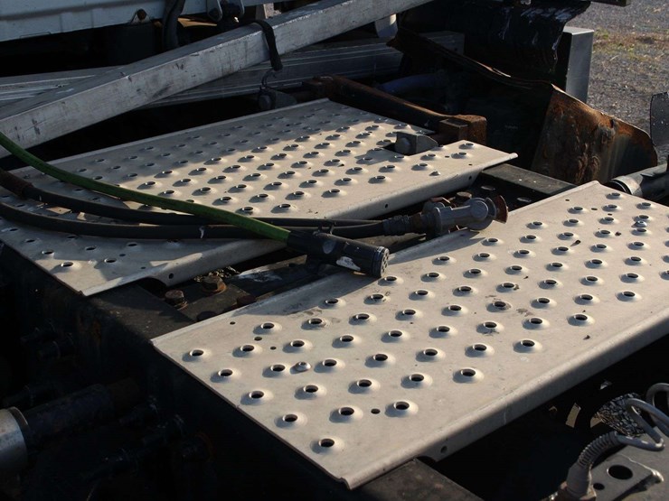 2019-freightliner-cascadia-3akjhhdr0kskr5281-mileage:-image-7