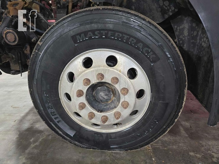 2010-mack-pinnacle-cxu613-image-21