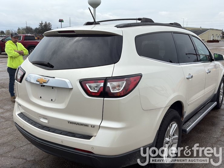 2013-chevrolet-traverse-image-17