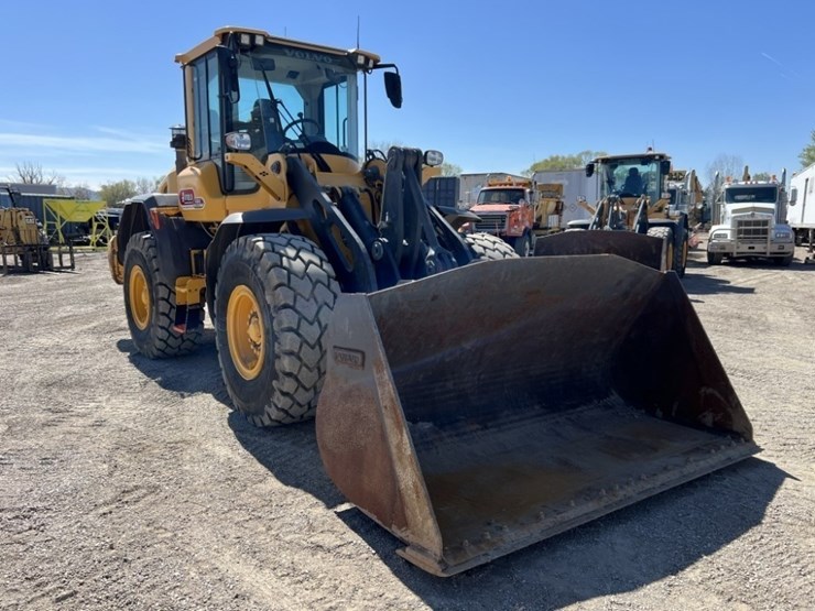 2023-volvo-l70h-wheel-loader-image-7