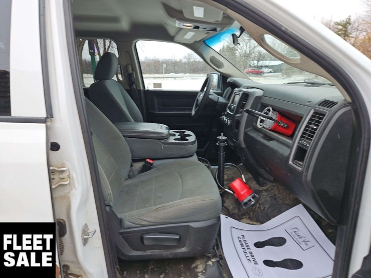 2019-ram-1500-classic-image-25