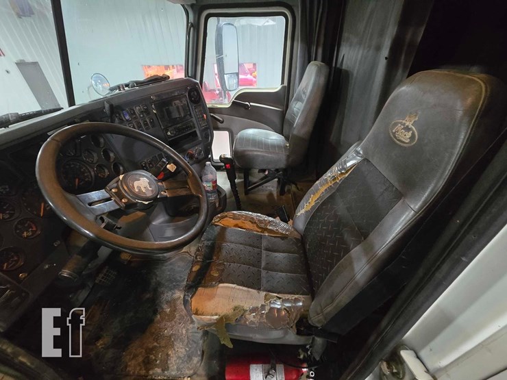 2010-mack-pinnacle-cxu613-image-9