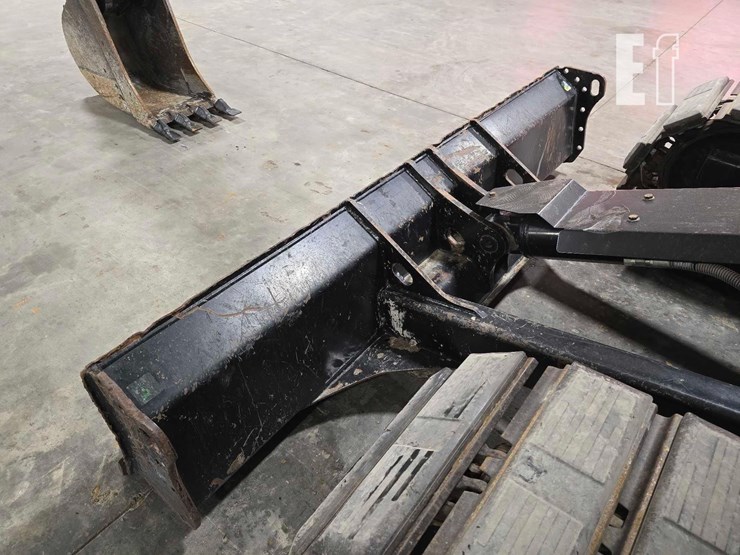 2022-caterpillar-307.5-image-16