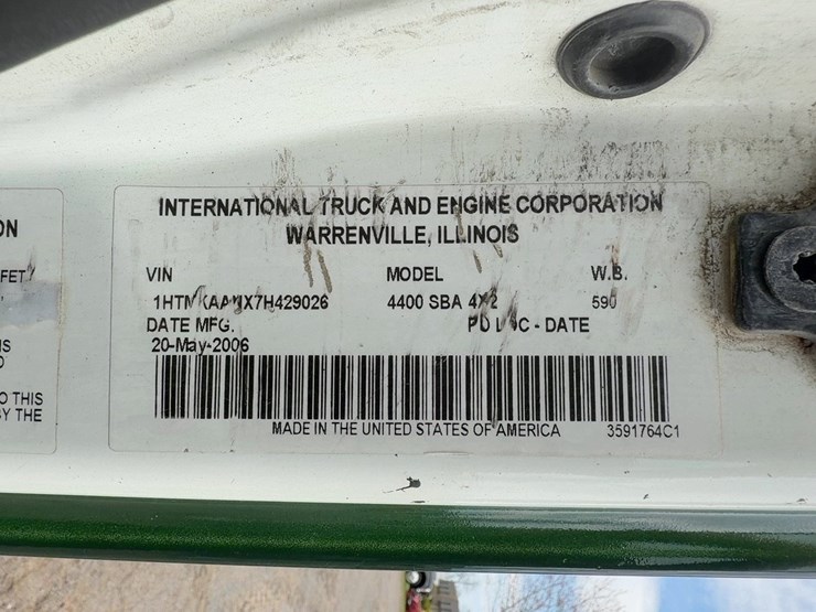 2007-international-durastar-4400-image-36