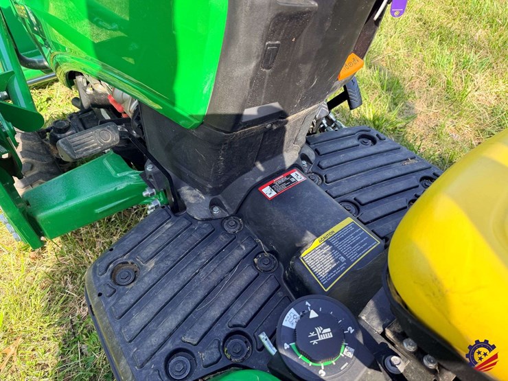 2025-john-deere-1023e-image-42