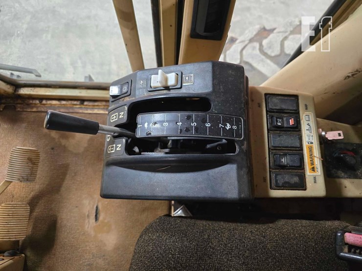 2003-caterpillar-140h-image-24