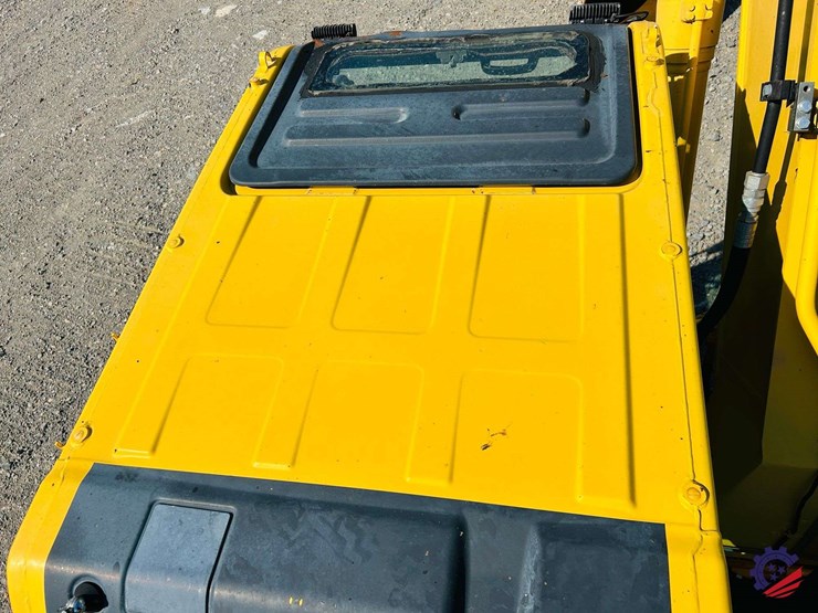 2015-komatsu-pc210-lc-image-28