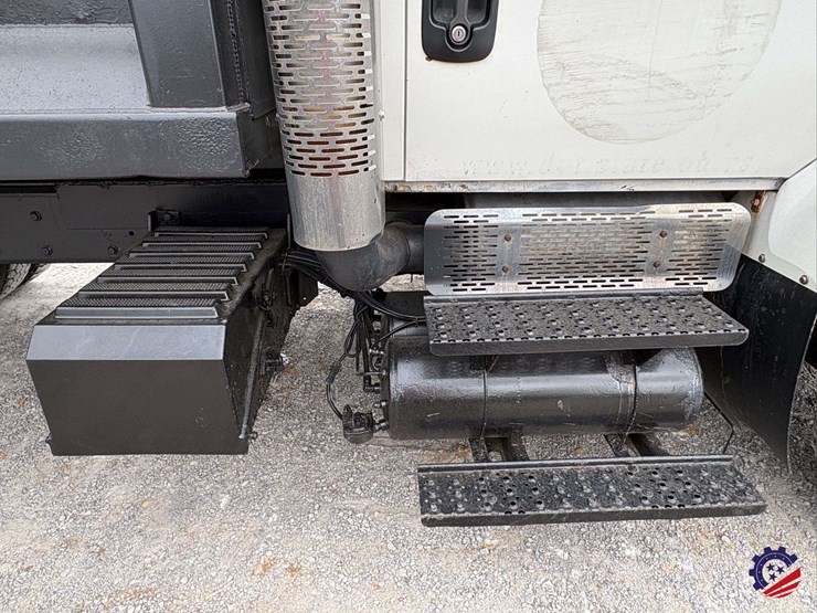 2007-international-sf525-t/a-dump-truck-image-39