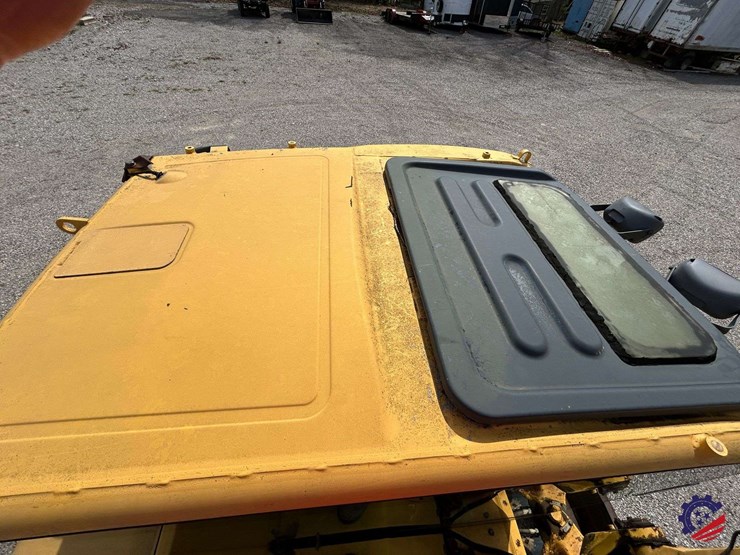 2009-komatsu-pc88mr-8-image-78