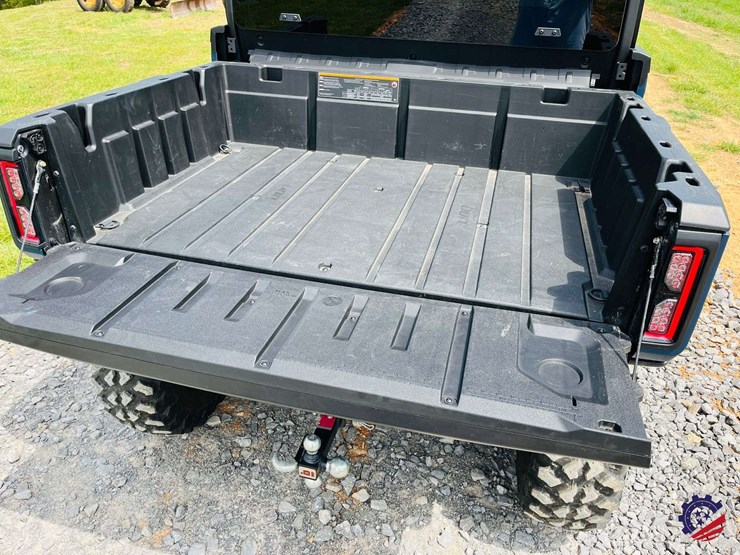 2026-can-am-defender-limited-hd11-triple-image-38