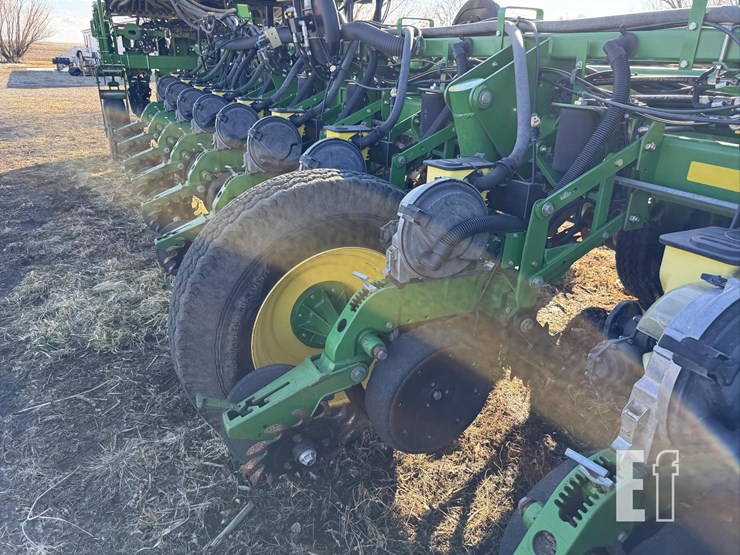 john-deere-1770-image-39