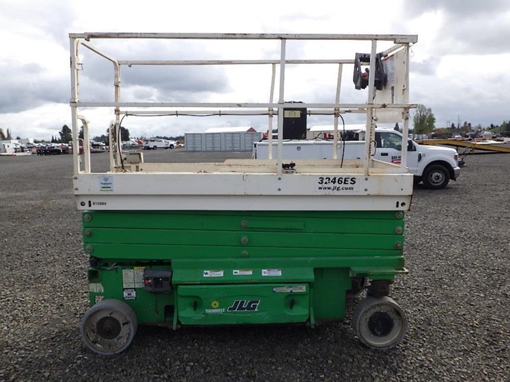 2016-jlg-3246es-image-4