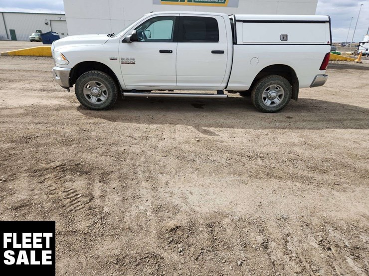 2017-dodge-2500-image-2