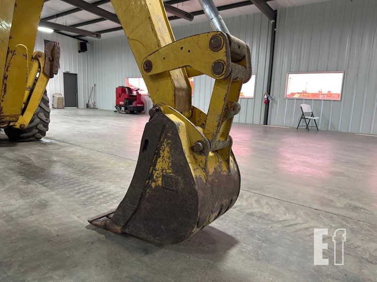 2001-caterpillar-420d-image-18