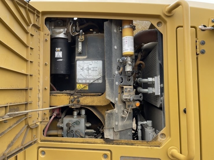 2018-caterpillar-12m3-awd-image-36