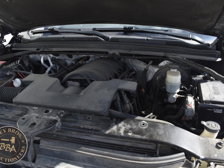 2015-chevrolet-tahoe-ltz-image-28