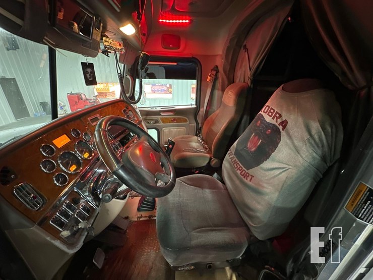 2008-peterbilt-386-image-12