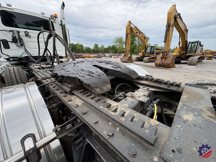 2024-international-hx520-image-38