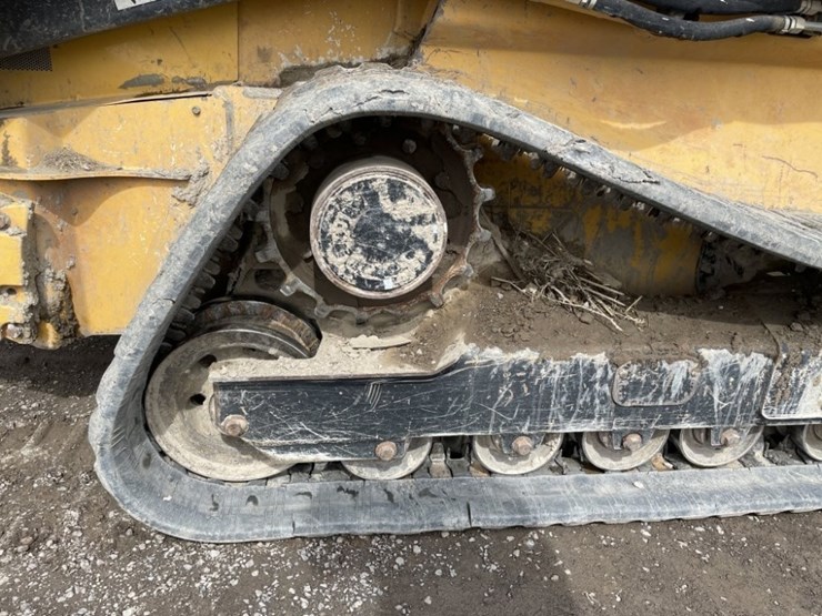 2013-deere-333e-image-14