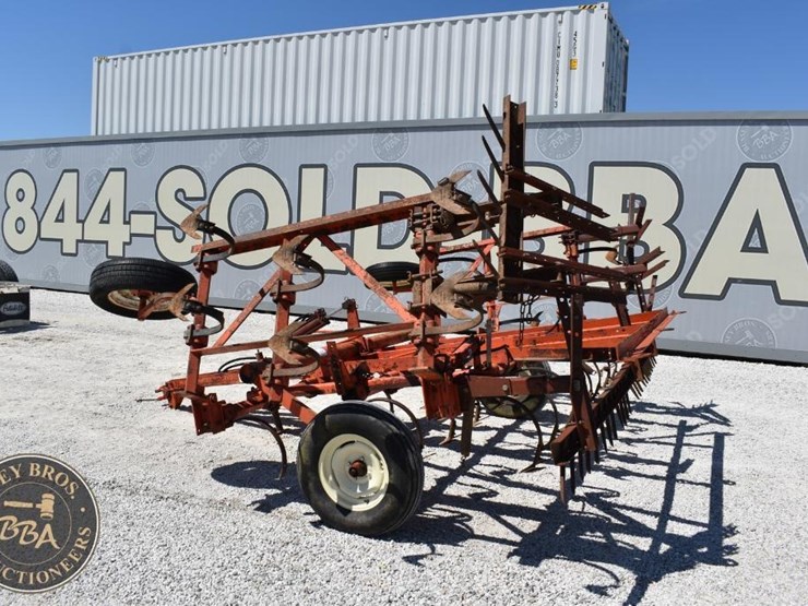 allis-chalmers-1200-image-4