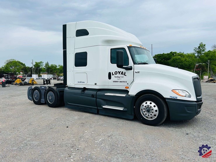 2024-international-lt62f-t/a-truck-tractor-image-8