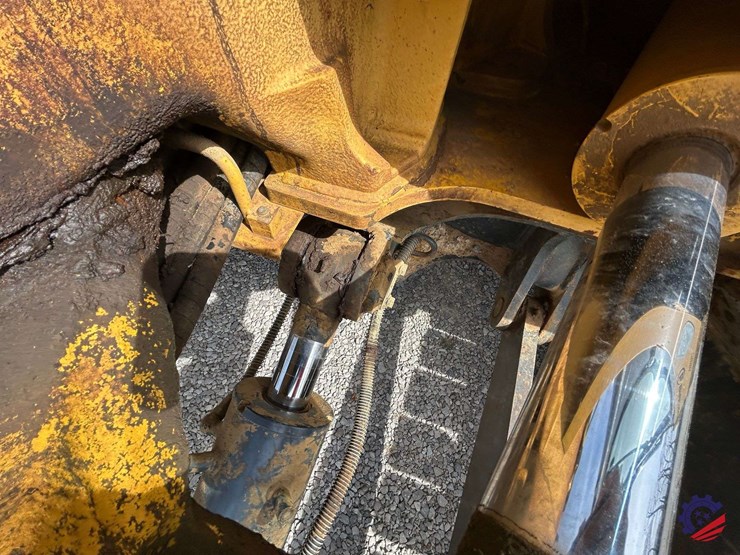 2009-komatsu-pc88mr-8-image-65