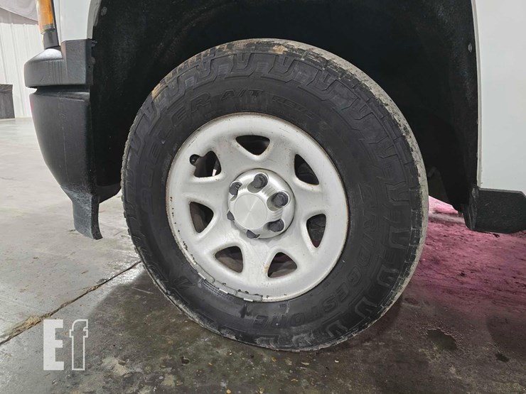 2015-chevrolet-silverado-1500-image-21