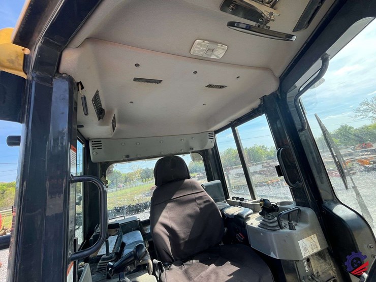 2018-komatsu-d51exi-24-image-52