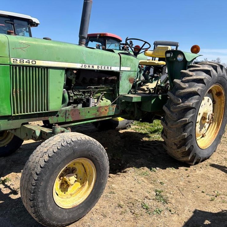 JOHN DEERE 2840
