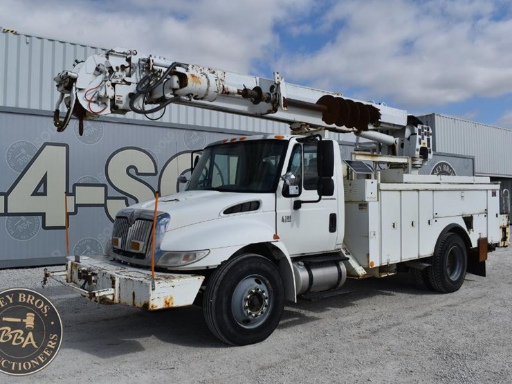 2005-international-durastar-4300-image-1