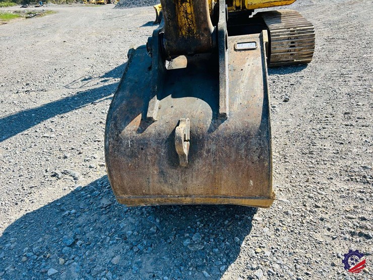 2015-komatsu-pc210-lc-image-69