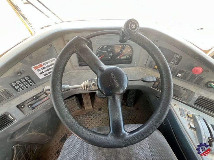 2010-volvo-a40e-image-87